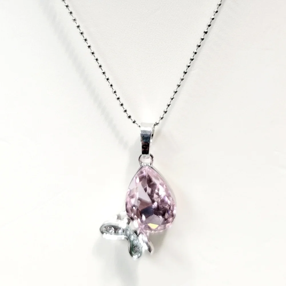Necklace with Teardrop shaped Pendant